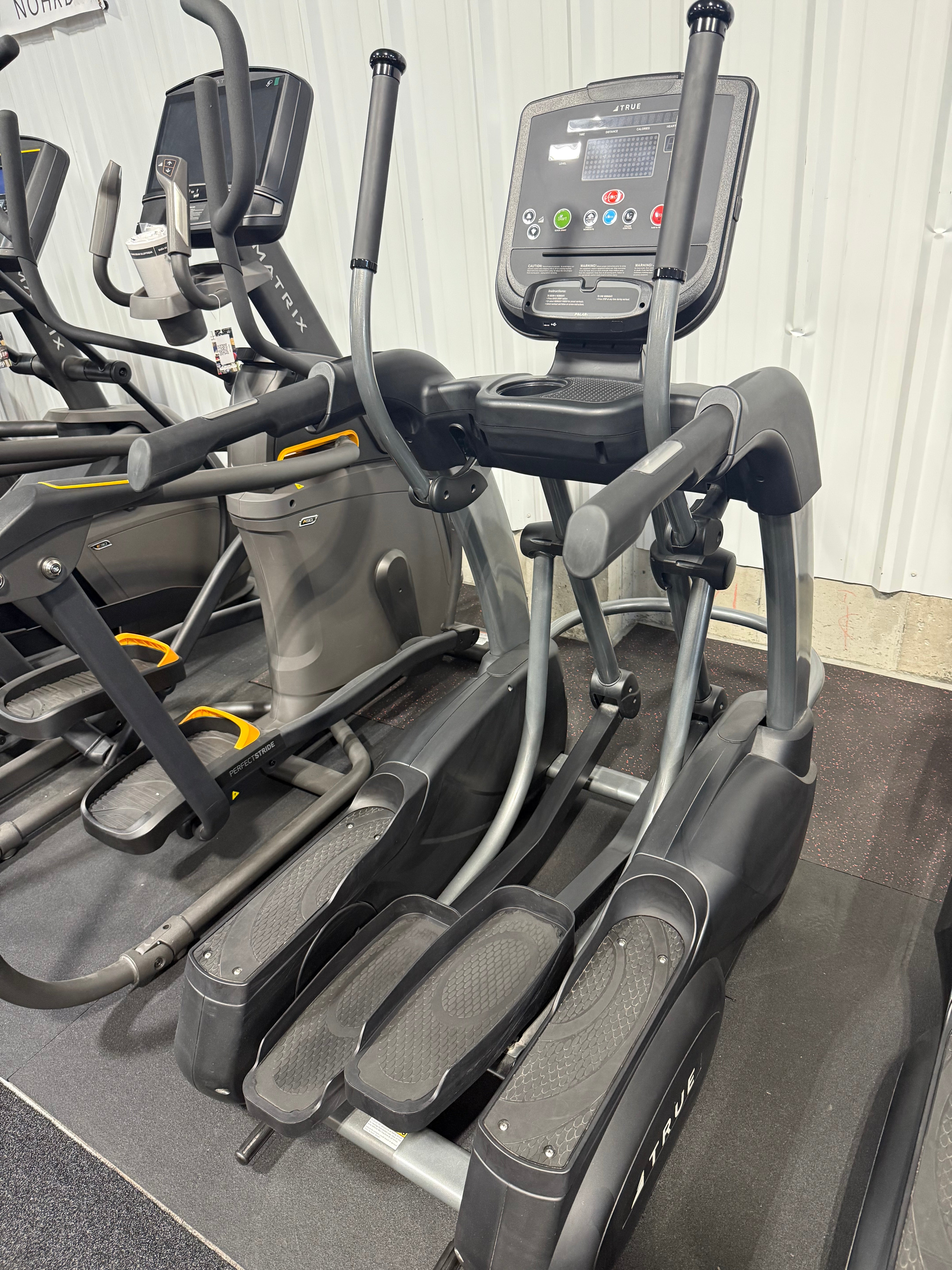 Used True Fitness C400 Elliptical