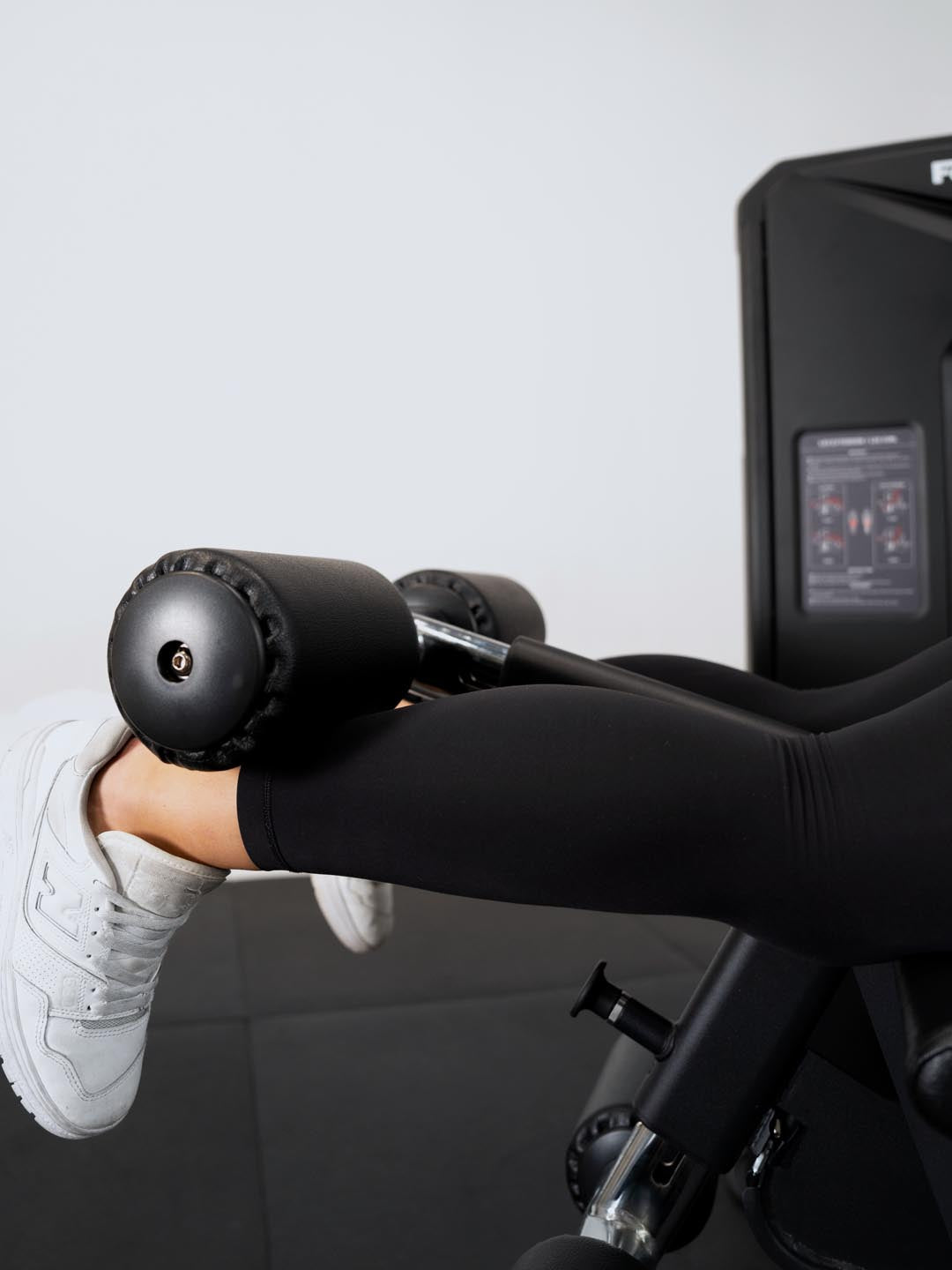 Solitude Leg Extension / Leg Curl Machine