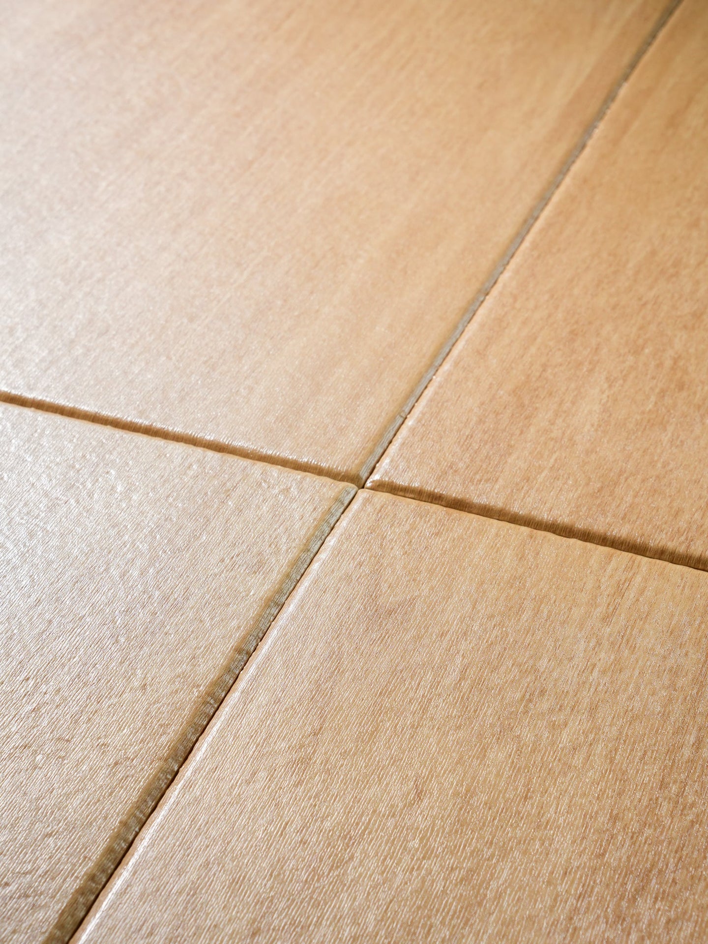 VersaFit™ Gapless WoodGrain Floor Tiles