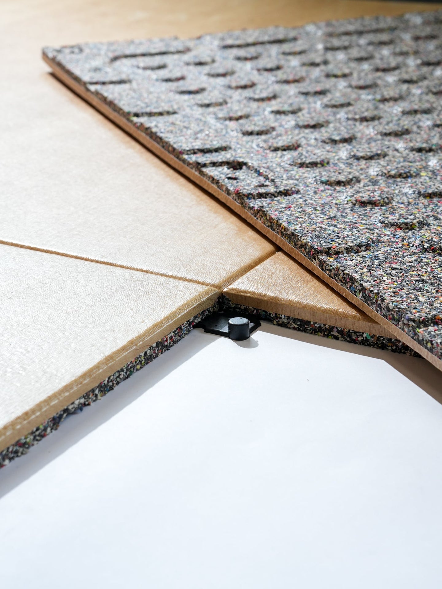 VersaFit™ Gapless WoodGrain Floor Tiles
