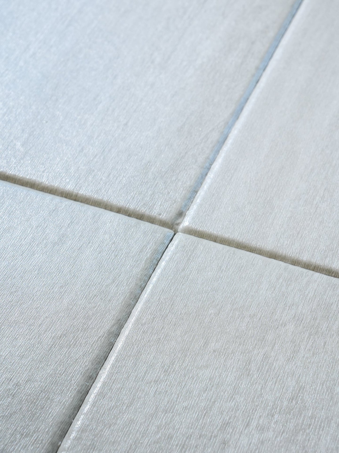 VersaFit™ Gapless WoodGrain Floor Tiles