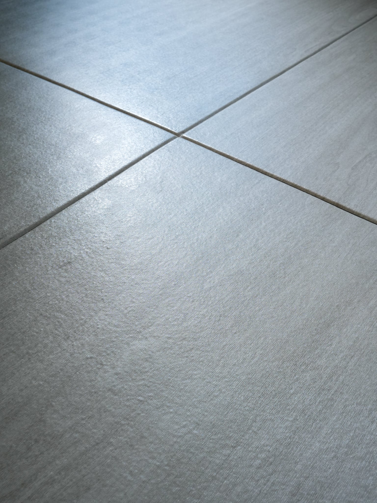 VersaFit™ Gapless WoodGrain Floor Tiles