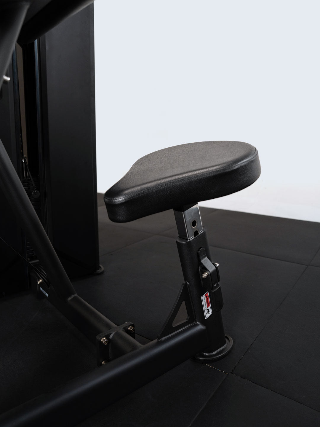 Solitude Bicep / Tricep Machine