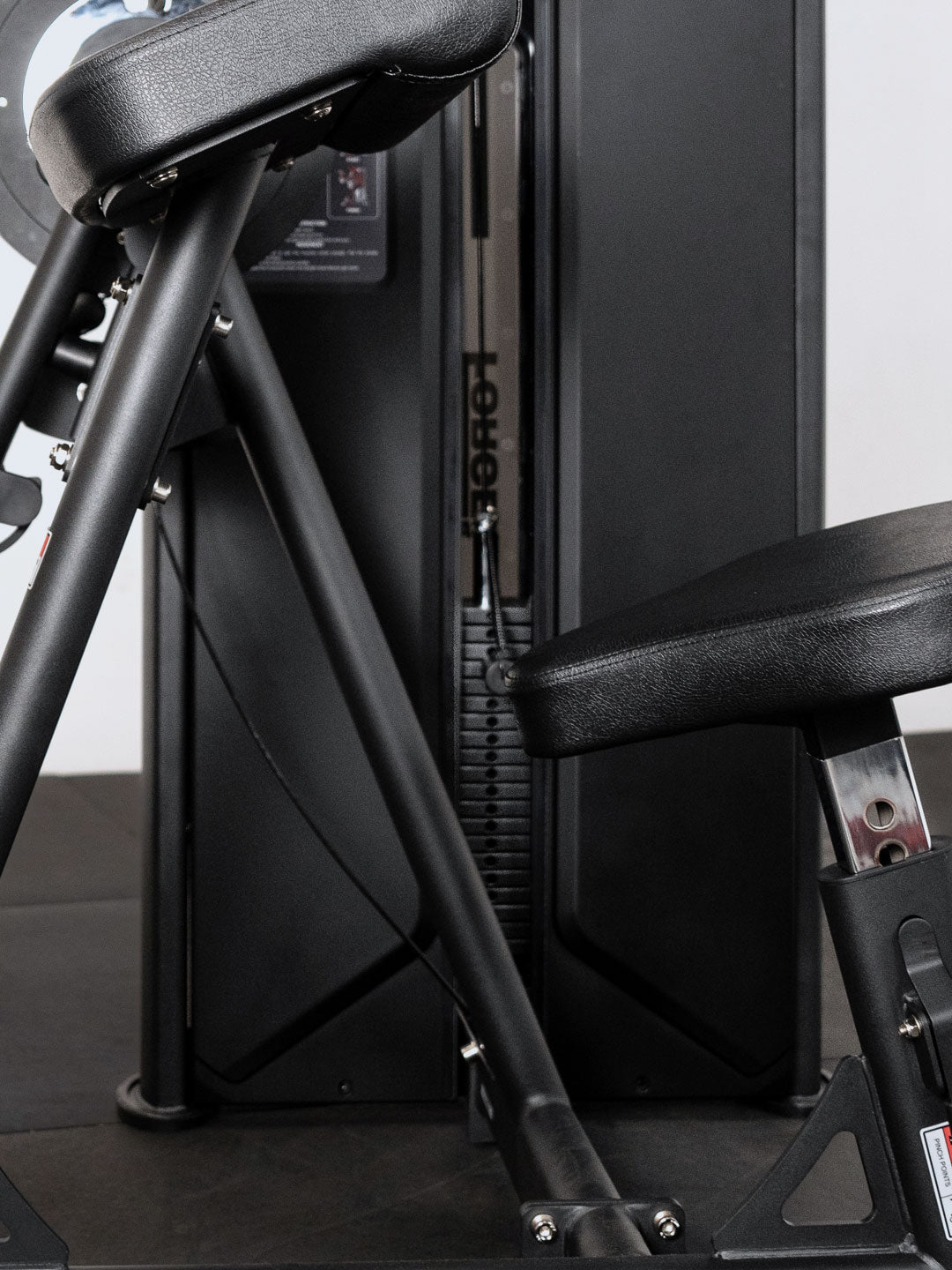 Solitude Bicep / Tricep Machine