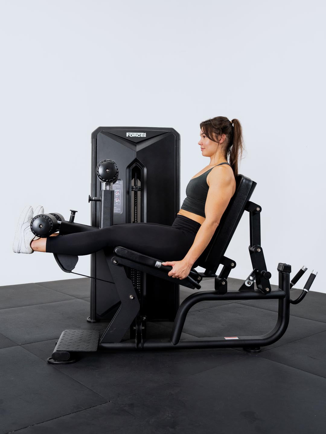 Solitude Leg Extension / Leg Curl Machine